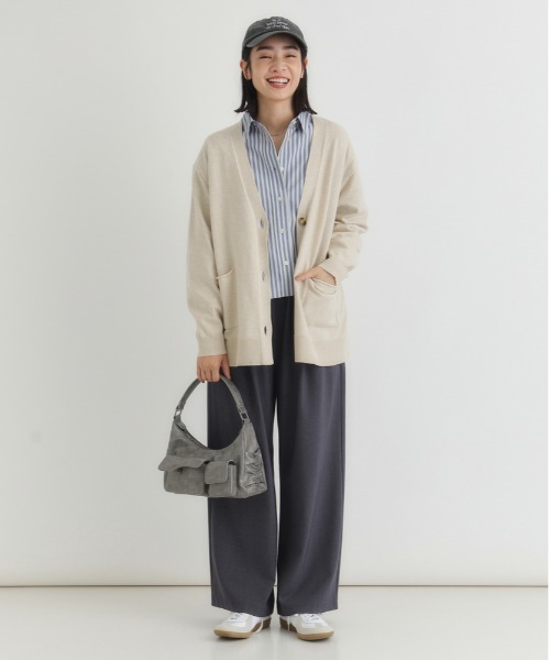 Right-on（ライトオン）の「【HONEYSUCKLE ROSE】Ｖネックニットカーディガン（シンプル /上品/リラックスシルエット/軽やか/通気性抜群）（カーディガン/ボレロ・レディース・ライトベージュ/ブラック/ブラウン/グリーン・M/L/S）」の14枚目の写真