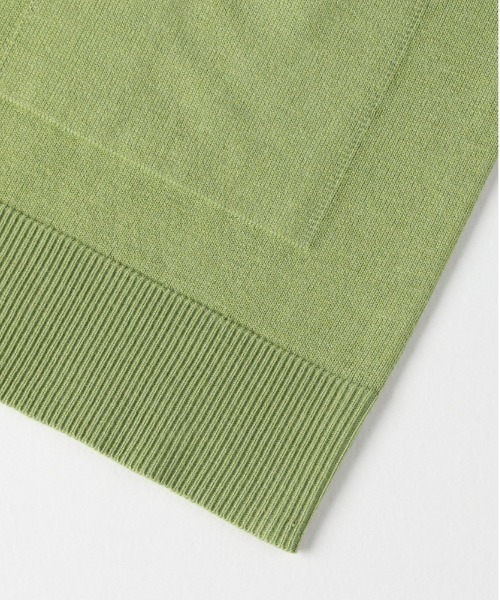 Right-on（ライトオン）の「【HONEYSUCKLE ROSE】Ｖネックニットカーディガン（シンプル /上品/リラックスシルエット/軽やか/通気性抜群）（カーディガン/ボレロ・レディース・ライトベージュ/ブラック/ブラウン/グリーン・M/L/S）」の5枚目の写真