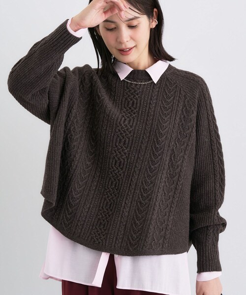 INDIVI（インディヴィ）の「【洗える】ケーブルデザイン ラウンドヘムニット（ニット/セーター・レディース・オフホワイト/グレー系4/ブラウン系その他5/ネイビー・38/15 /13/05）」の4枚目の写真