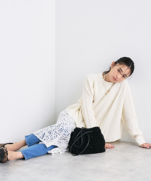 INDIVI（インディヴィ）の「【洗える】ケーブルデザイン ラウンドヘムニット（ニット/セーター・レディース・オフホワイト/グレー系4/ブラウン系その他5/ネイビー・38/15 /13/05）」の7枚目の写真