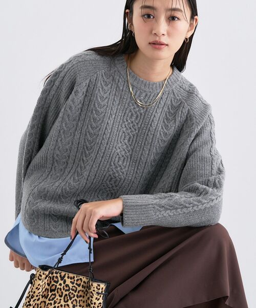 INDIVI（インディヴィ）の「【洗える】ケーブルデザイン ラウンドヘムニット（ニット/セーター・レディース・オフホワイト/グレー系4/ブラウン系その他5/ネイビー・38/15 /13/05）」の14枚目の写真