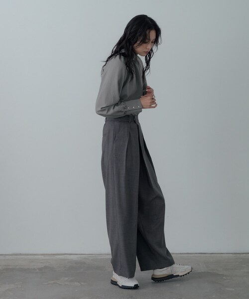 GALLEST（ギャレスト）の「ヴィンテージワッシャーハイネックブラウス（シャツ/ブラウス・レディース・オフホワイト/ダークグレー・38）」の4枚目の写真