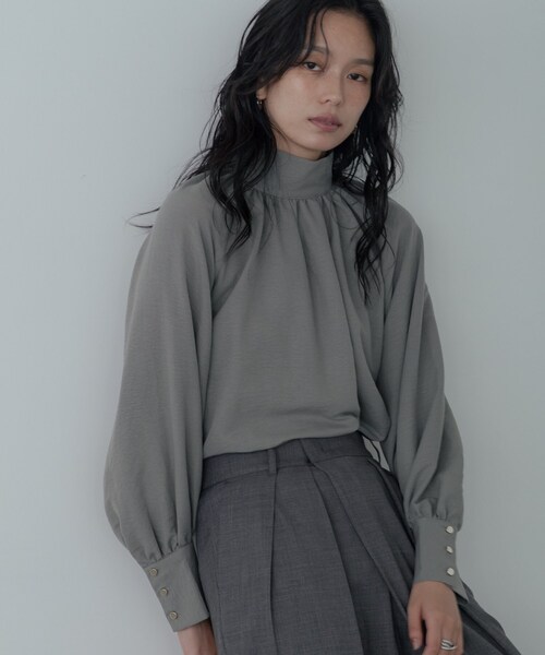 GALLEST（ギャレスト）の「ヴィンテージワッシャーハイネックブラウス（シャツ/ブラウス・レディース・オフホワイト/ダークグレー・38）」の5枚目の写真