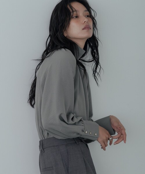 GALLEST（ギャレスト）の「ヴィンテージワッシャーハイネックブラウス（シャツ/ブラウス・レディース・オフホワイト/ダークグレー・38）」の7枚目の写真