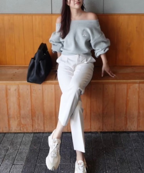 ACYM（アシーム）の「A logo off shoulder スウェット（スウェット