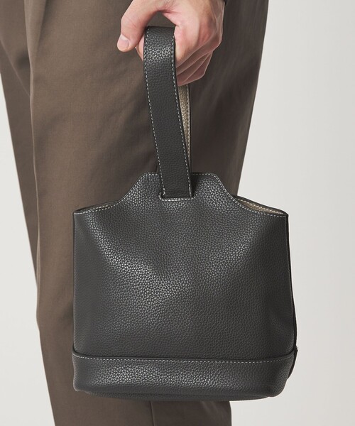 green label relaxing(グリーンレーベルリラクシング)の「シボ レザーライク ハンドバッグ(ハンドバッグ・メンズ・ベージュ/グレー系/ブラック・FREE)」の5枚目の写真