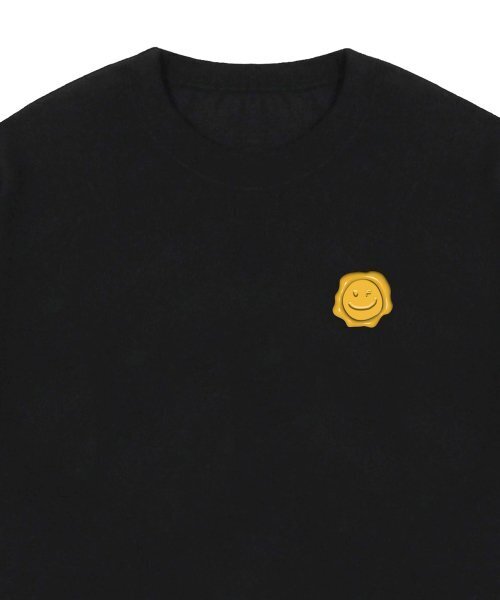 GRAVER（グレーバー）の「[ユニセックス]イエローシーリングスモールドローイングスマイル半袖Tシャツ_ブラック（Tシャツ/カットソー・レディース・ブラック・SMALL/MEDIUM/LARGE）」の4枚目の写真