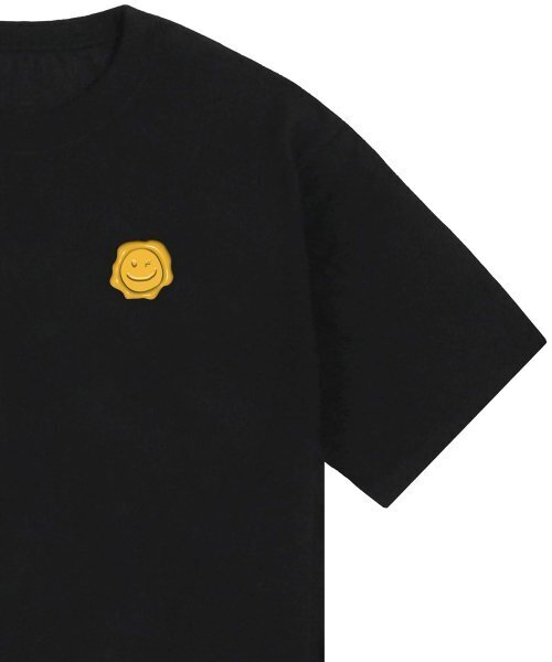 GRAVER（グレーバー）の「[ユニセックス]イエローシーリングスモールドローイングスマイル半袖Tシャツ_ブラック（Tシャツ/カットソー・レディース・ブラック・SMALL/MEDIUM/LARGE）」の5枚目の写真