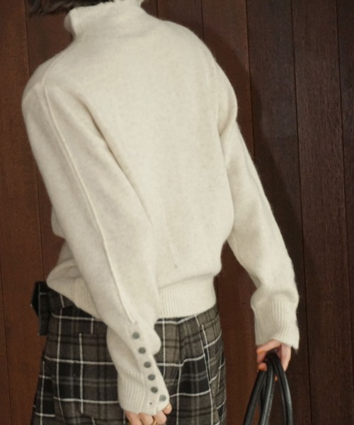 chuclla（チュクラ）の「ボタンラインハイネックニット chw25a141（ニット/セーター・レディース・アイボリー/ダークグレー・FREE）」の7枚目の写真