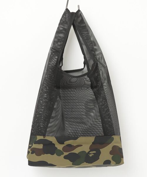 A BATHING APE(アベイシングエイプ)の「1ST CAMO MESH BAG(トートバッグ・メンズ・グリーン/イエロー・FREE)」の5枚目の写真