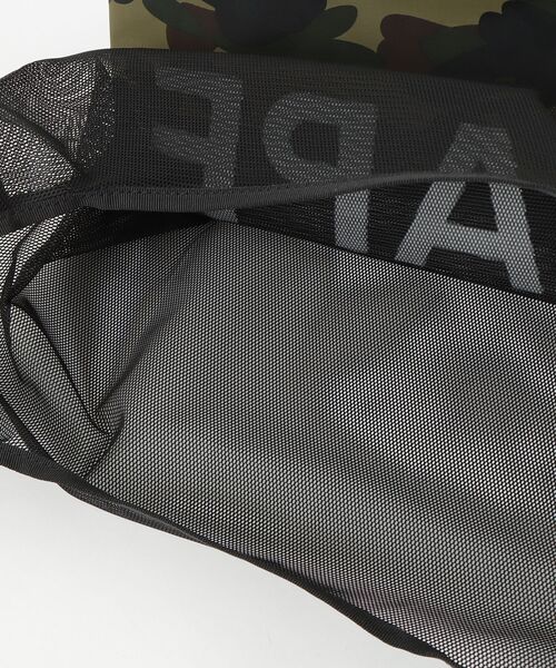 A BATHING APE(アベイシングエイプ)の「1ST CAMO MESH BAG(トートバッグ・メンズ・グリーン/イエロー・FREE)」の7枚目の写真