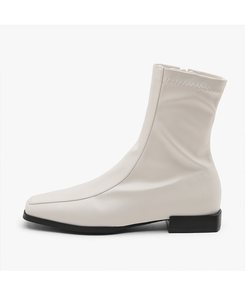 SAPPUN(サプン)の「Lorenti スクエア ソックス アンクルブーツ (2cm)(ブーツ・レディース・ブラック/ベージュ/アイボリー/ブラウン・22cm/22.5cm/23cm/23.5cm/24.5cm/25cm/25.5cm/24cm)」の2枚目の写真