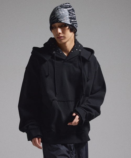 GRANCY（グランシー）の「【GRANCY】Layered Studded Pullover Hoodie / レイヤードスタッズプルオーバーフーディ（パーカー・メンズ・ブラック/カーキ/グレー・S/M/L）」の9枚目の写真