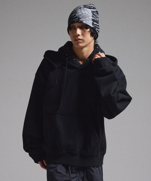 GRANCY（グランシー）の「【GRANCY】Layered Studded Pullover Hoodie / レイヤードスタッズプルオーバーフーディ（パーカー・メンズ・ブラック/カーキ/グレー・S/M/L）」の12枚目の写真