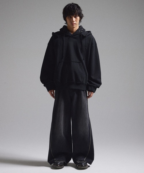 GRANCY（グランシー）の「【GRANCY】Layered Studded Pullover Hoodie / レイヤードスタッズプルオーバーフーディ（パーカー・メンズ・ブラック/カーキ/グレー・S/M/L）」の19枚目の写真