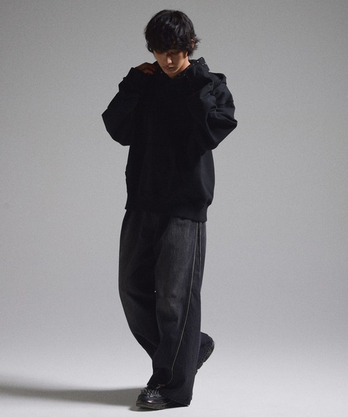 GRANCY（グランシー）の「【GRANCY】Layered Studded Pullover Hoodie / レイヤードスタッズプルオーバーフーディ（パーカー・メンズ・ブラック/カーキ/グレー・S/M/L）」の20枚目の写真