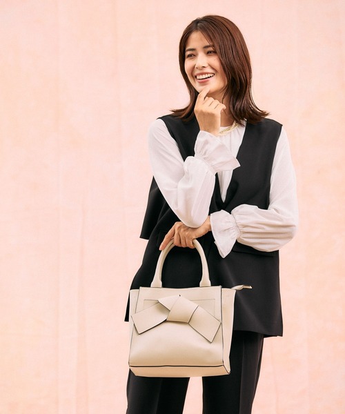 GLOBAL WORK（グローバルワーク）の「スペ軽2WAYリボンバック/621481（ハンドバッグ・レディース・アイボリー/ブラック/ミント・ONE SIZE）」の6枚目の写真