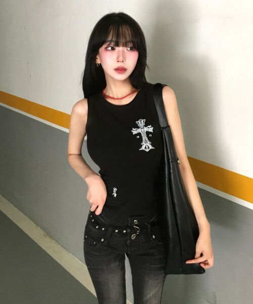 DAMISH(ダミシュ)の「ゴシッククロスタンクトップ_アイボリー(Tシャツ/カットソー・レディース・アイボリー・FREE)」の15枚目の写真