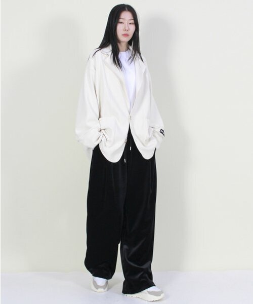 DEMARC(ドゥマーク)の「ベルベットサイドワンタックリアルワイドパンツ ブラック(スウェットパンツ・レディース・その他・LARGE/MEDIUM)」の3枚目の写真