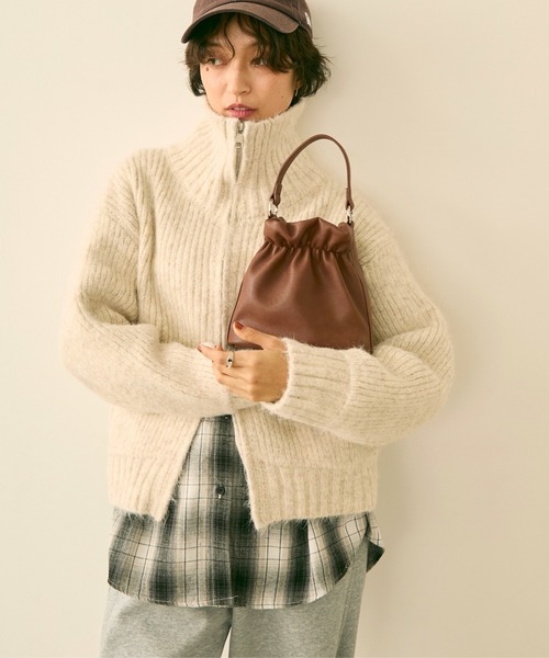 uchi.(ウチ)の「巾着型 2WAYショルダーバッグ(ショルダーバッグ・レディース・ホワイト/ブラウン/ブラック・FREE)」の21枚目の写真