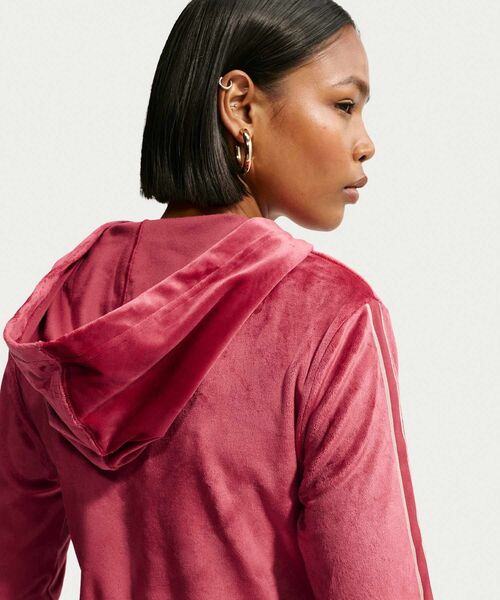 NIKE(ナイキ)の「ナイキ スポーツウェア ウィメンズ フルジップ ロングスリーブ フーデッド トップス / Nike Sportswear Women's Full-Zip Long-Sleeve Hooded Top IQ0678-613 Team Crimson(パーカー・レディース・レッド系その他・M/L/S/XL/XS)」の13枚目の写真