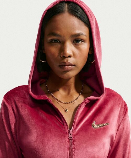 NIKE(ナイキ)の「ナイキ スポーツウェア ウィメンズ フルジップ ロングスリーブ フーデッド トップス / Nike Sportswear Women's Full-Zip Long-Sleeve Hooded Top IQ0678-613 Team Crimson(パーカー・レディース・レッド系その他・M/L/S/XL/XS)」の12枚目の写真