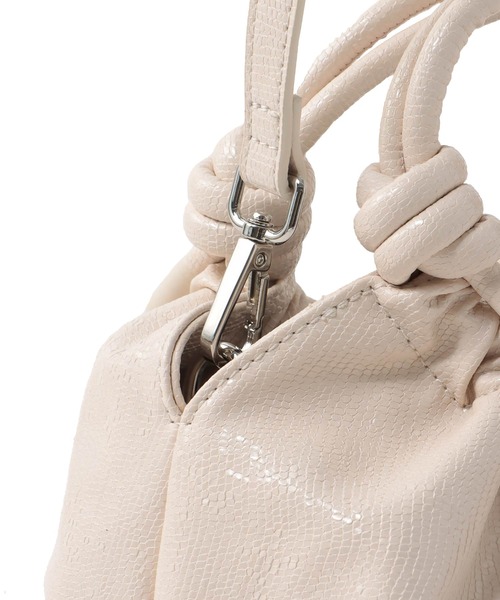 HVISK(ヴィスク)の「HVISK / Jolly(ノットハンドルハンドバッグ 25001010200)(ショルダーバッグ・レディース・ホワイト・FREE)」の7枚目の写真
