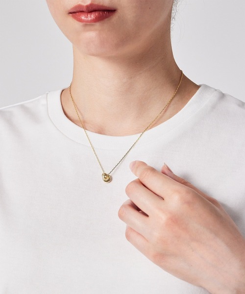 Paul Smith（ポールスミス）の「【オンラインショップ限定】 "Double Ring Motif" ネックレス / 165648 EC210（ネックレス・レディース・ゴールド・FREE）」の4枚目の写真