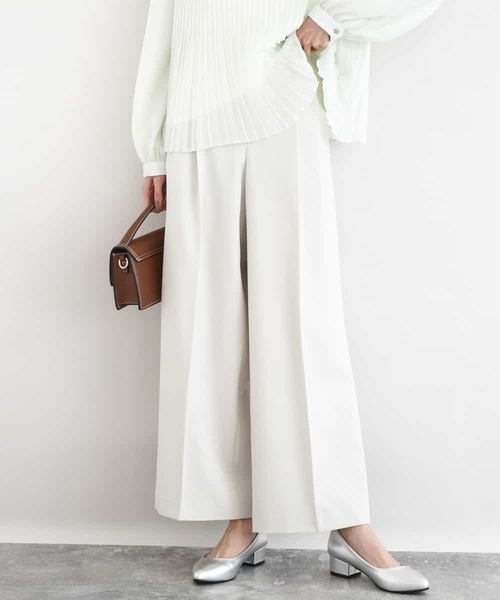MK MICHEL KLEIN(エムケーミッシェルクラン)の「2タックストレートワイドパンツ/洗える(その他パンツ・レディース・ベージュ/ネイビー・38)」の1枚目の写真