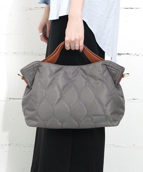 LIZDAYS(リズデイズ)の「"02"≪LIZDAYS≫7ポケット 2WAY キルティング ショルダーバッグ(ショルダーバッグ・レディース・ブラック/グレー系1/ブラック系2/ベージュ系1/ブラック系1・ONE SIZE)」の4枚目の写真