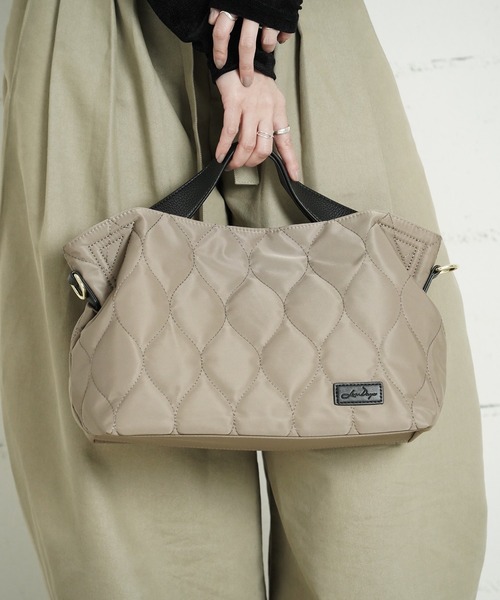 LIZDAYS(リズデイズ)の「"02"≪LIZDAYS≫7ポケット 2WAY キルティング ショルダーバッグ(ショルダーバッグ・レディース・ブラック/グレー系1/ブラック系2/ベージュ系1/ブラック系1・ONE SIZE)」の5枚目の写真