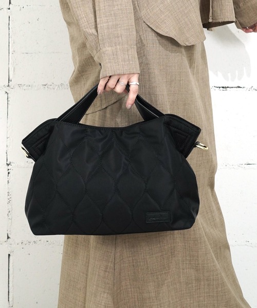 LIZDAYS(リズデイズ)の「"02"≪LIZDAYS≫7ポケット 2WAY キルティング ショルダーバッグ(ショルダーバッグ・レディース・ブラック/グレー系1/ブラック系2/ベージュ系1/ブラック系1・ONE SIZE)」の2枚目の写真