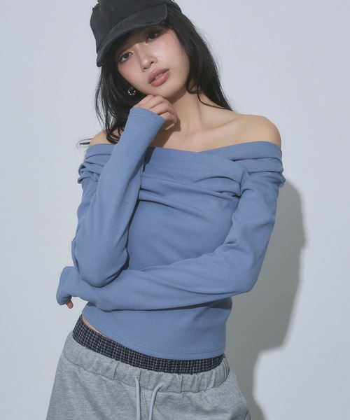 ENVYM(アンビー)の「タックオフショルトップス(Tシャツ/カットソー・レディース・ブルー/ピンク/ブラック・FREE)」の3枚目の写真