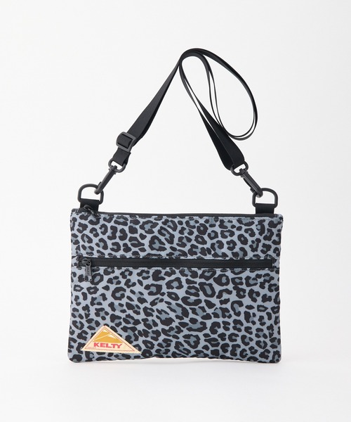 KELTY（ケルティ）の「GO OUT掲載モデル【KELTY】ES FLAT POUCH SM サコッシュ ショルダーポーチ 軽量（ショルダーバッグ・レディース・タン/レオパード/マスタード/ネイビー/ベージュ/ブラック系/セージグリーン/アニマル/スカイブルー/ブラック/ホワイト系/オリーブ/ブラウン系・ONE SIZE）」の13枚目の写真