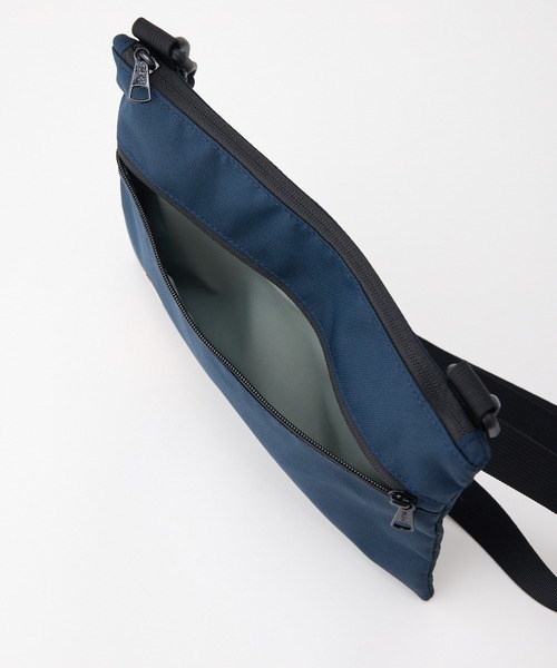 KELTY（ケルティ）の「GO OUT掲載モデル【KELTY】ES FLAT POUCH SM サコッシュ ショルダーポーチ 軽量（ショルダーバッグ・レディース・タン/レオパード/マスタード/ネイビー/ベージュ/ブラック系/セージグリーン/アニマル/スカイブルー/ブラック/ホワイト系/オリーブ/ブラウン系・ONE SIZE）」の20枚目の写真