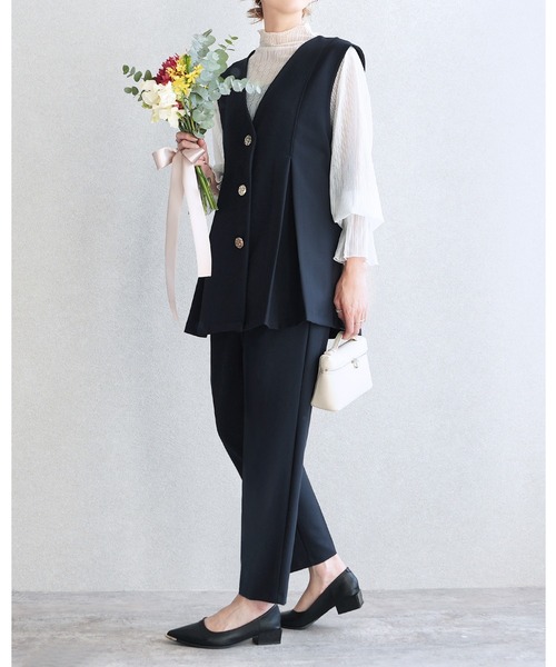 reca（レカ）の「Vネック金ボタンベスト×テーパードパンツ2点セット（スーツセット・レディース・グレー/ブラック/ネイビー・XL/L/M/S）」の3枚目の写真
