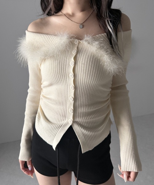 me+em select(ミームセレクト)の「フェザーファー襟オフショルリブニットトップス /feather fur collar off shoulder rib knit tops(ニット/セーター・レディース・ブラック/アイボリー・FREE)」の14枚目の写真