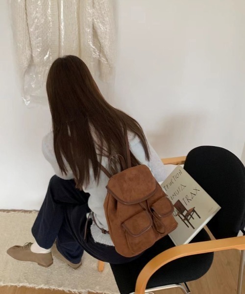 LETee(レティー)の「リュックサック レディース スエード調(バックパック/リュック・レディース・キャメル/ブラウン/ブラック/グレー・FREE)」の2枚目の写真