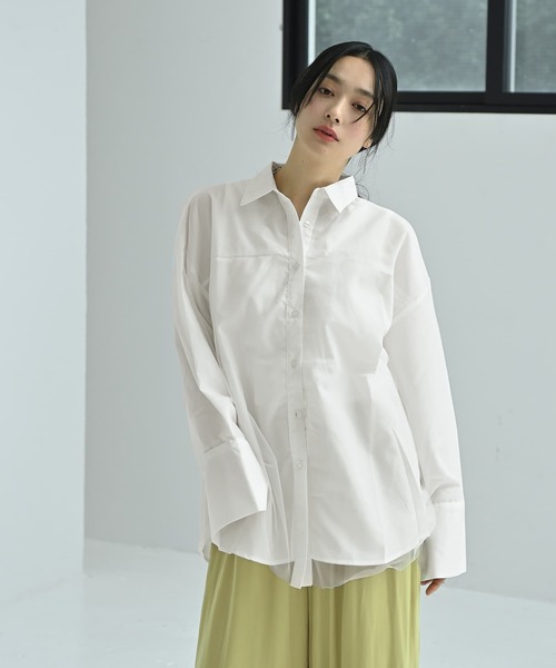 STYLE DELI(スタイルデリ)の「【BLK001】ブロードチュールかぶせシャツ(シャツ/ブラウス・レディース・オフホワイト・FREE)」の1枚目の写真