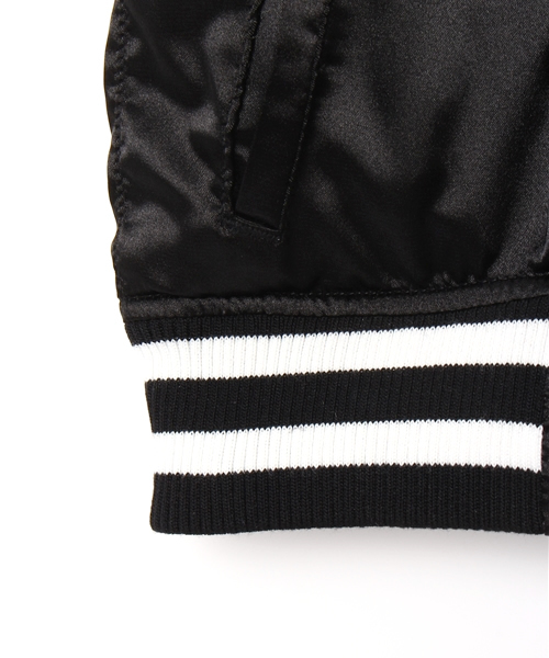 CHUBBYGANG（チャビーギャング）の「リバーシブル　サテンスカジャン（ブルゾン・キッズ・ブラック・120/130/110/100）」の6枚目の写真