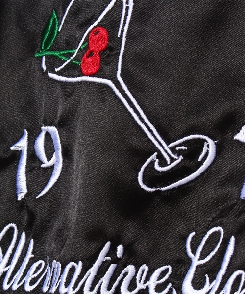 CHUBBYGANG（チャビーギャング）の「リバーシブル　サテンスカジャン（ブルゾン・キッズ・ブラック・120/130/110/100）」の8枚目の写真