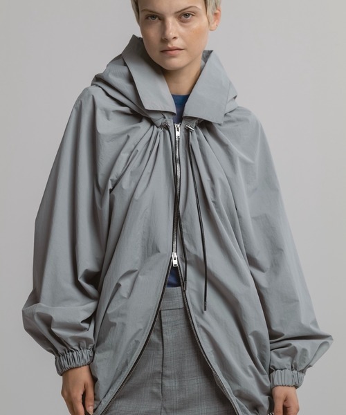 CINOH(チノ)の「NYLON HOODIE BLOUSON(ナイロンジャケット・レディース・ブラック/グレー/チャコールグレー・38)」の20枚目の写真