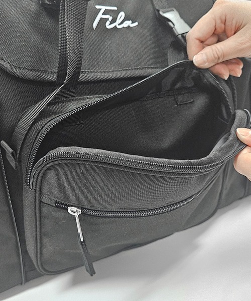 FILA(フィラ)の「【karlas別注】FILA フィラ サブリュック 拡張付リュックサック 子供 キッズ 学生 通学 通勤 大容量 筆記体ロゴ(バックパック/リュック・キッズ・ブラック/ベージュ・FREE)」の19枚目の写真