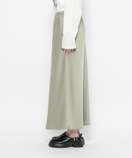 LEPSIM（レプシィム）の「ストレッチサテンスカートSS　652447（スカート・レディース・ブラック/アイボリー/セージグリーン/ライトブルー・TALL/FREE）」の5枚目の写真