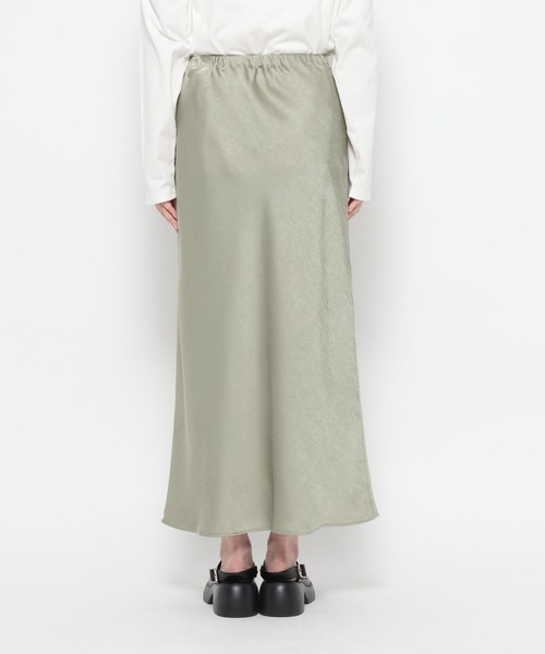 LEPSIM（レプシィム）の「ストレッチサテンスカートSS　652447（スカート・レディース・ブラック/アイボリー/セージグリーン/ライトブルー・TALL/FREE）」の6枚目の写真