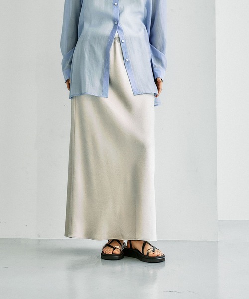 LEPSIM（レプシィム）の「ストレッチサテンスカートSS　652447（スカート・レディース・ブラック/アイボリー/セージグリーン/ライトブルー・TALL/FREE）」の15枚目の写真