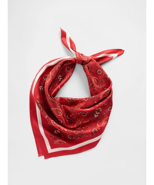 GAP(ギャップ)の「シルク バンダナ(バンダナ/スカーフ・レディース・ホワイト×ブラック/レッド/ネイビー・ONE SIZE)」の3枚目の写真