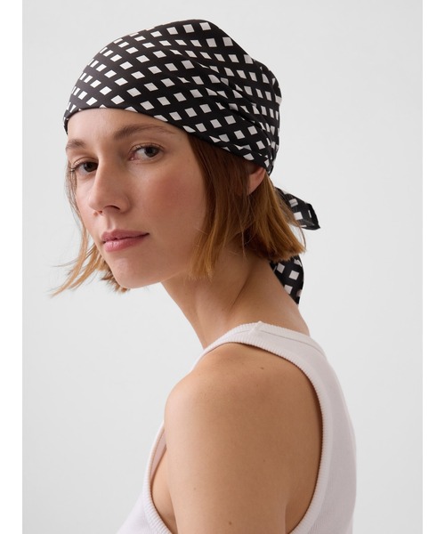 GAP(ギャップ)の「シルク バンダナ(バンダナ/スカーフ・レディース・ホワイト×ブラック/レッド/ネイビー・ONE SIZE)」の4枚目の写真