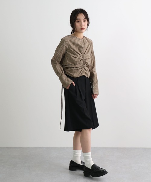 STELLA FISH(ステラフィッシュ)の「着丈を変えて楽しめる。チェック柄シャーリングショート丈ブラウス / ドロスト(シャツ/ブラウス・レディース・ネイビー/ブラウン/ブルー・FREE)」の21枚目の写真