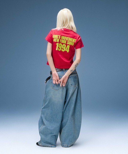 X-girl(エックスガール)の「HEAVY BLOCK LOGO S/S BABY TEE(Tシャツ/カットソー・レディース・ブラック/ホワイト/レッド・S/M)」の6枚目の写真
